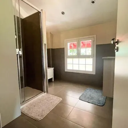 Belle Maison Familiale Basque * بايون